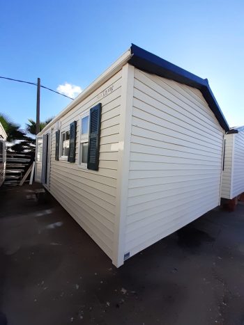 CASAS MÓVEIS PRÉ-FABRICADA BARATA SUN ROLLER IBERICA DE 8X4 METROS EN GUIA.