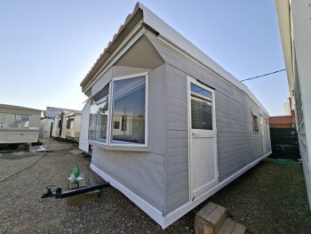 CASA MÓVEIS BARATA GRIS DE 9.5X3 METROS EN SETUBAL.