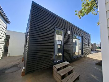 CASA MÓVEIS BARATA BATI CONCEPT DE 8X4 METROS EN LISBOA.
