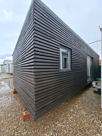 MOBILE HOMES SEMI NOVO BATI CONCEPT DE 9.5X4 METROS EN LEIRIA.