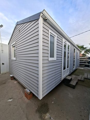 MOBILE HOMES SEMI NOVO LOUSIANE DE 8X4 METROS EN PORTIMAO.